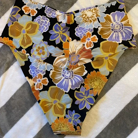 NWT‎l*space REVOLVE Sugar Spice Floral Ry Classic High Waisted Swim Bottom S